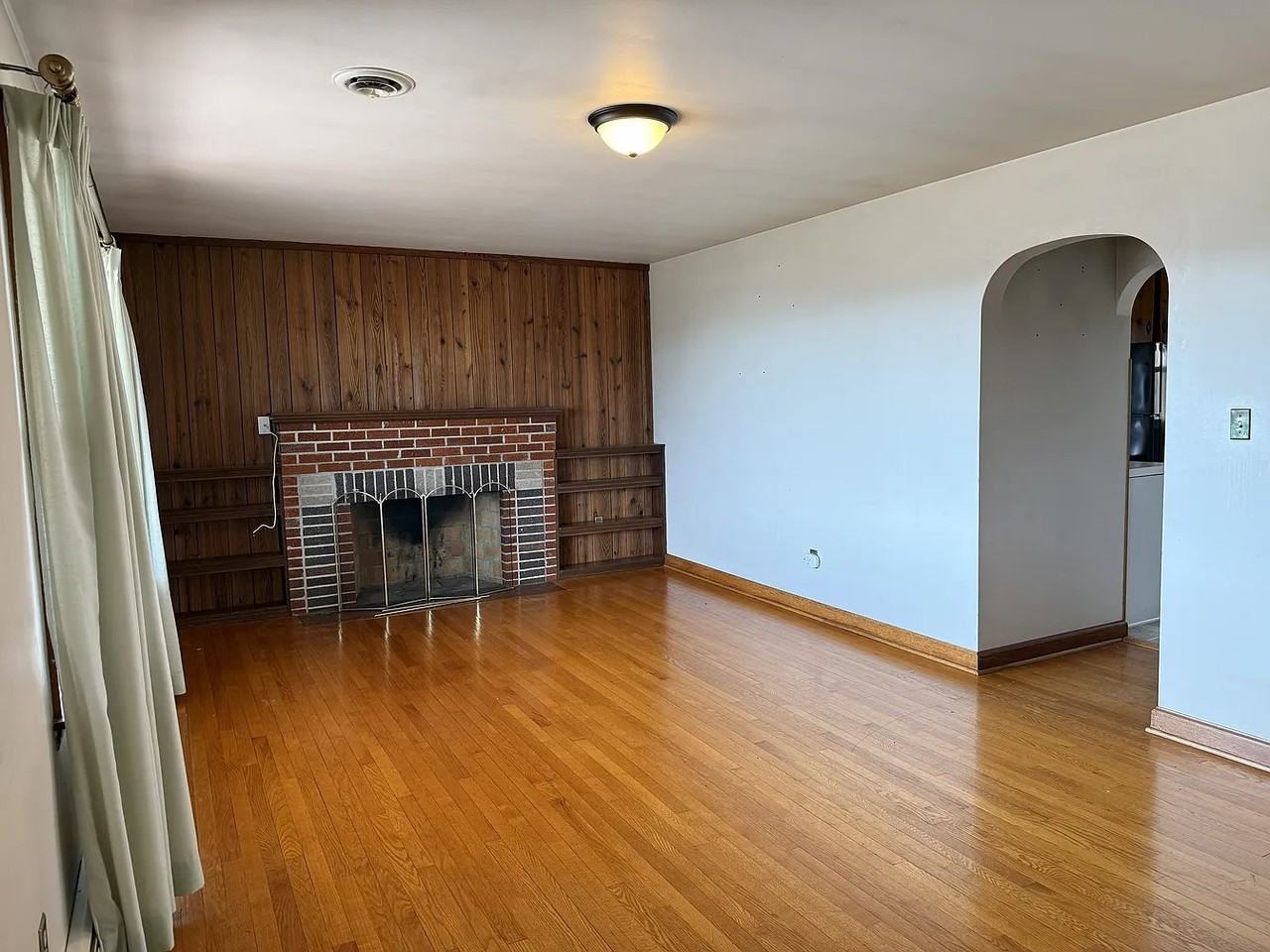 3900 S Main St - Photo 2 of 24