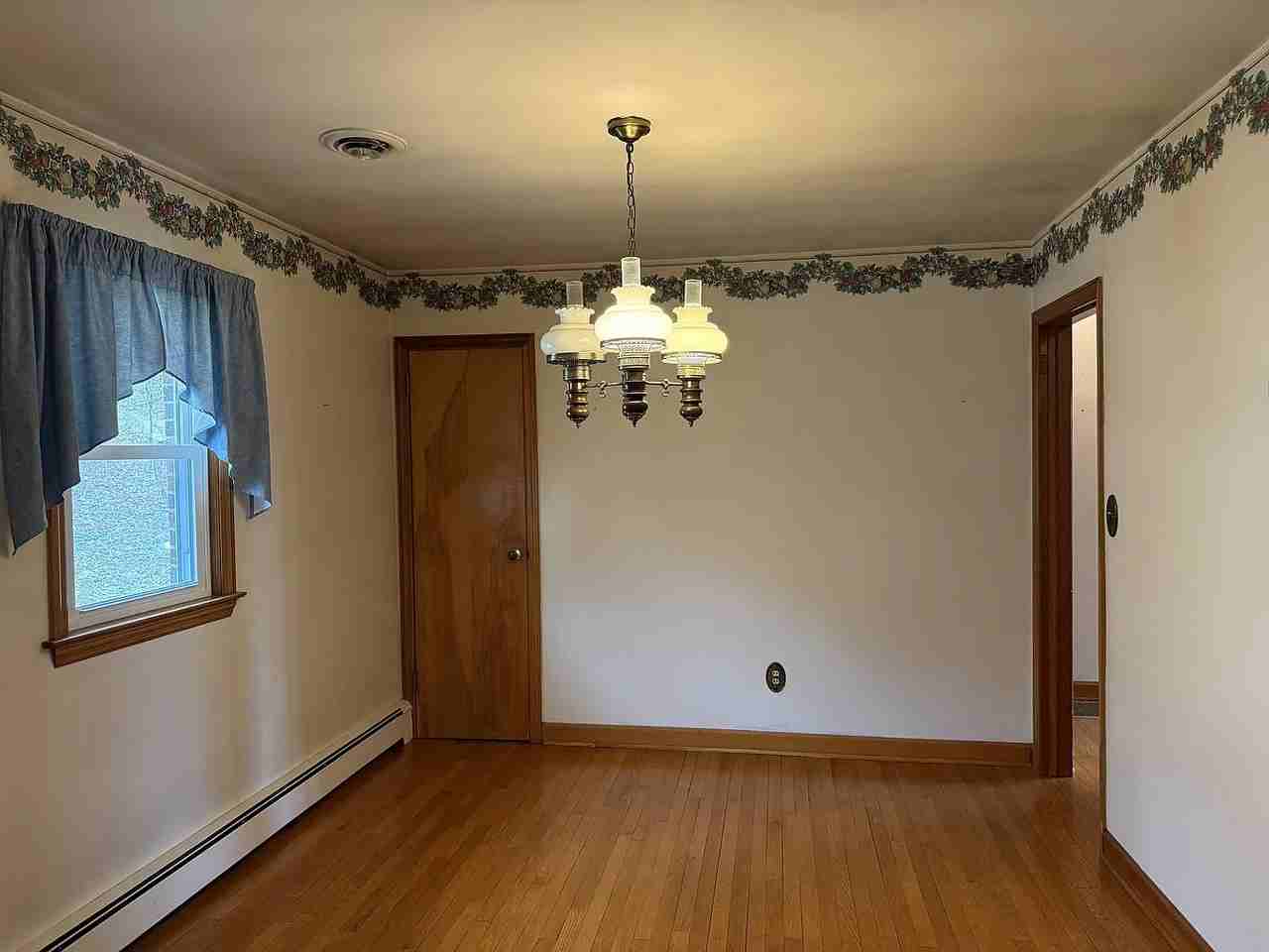 3900 S Main St - Photo 3 of 24