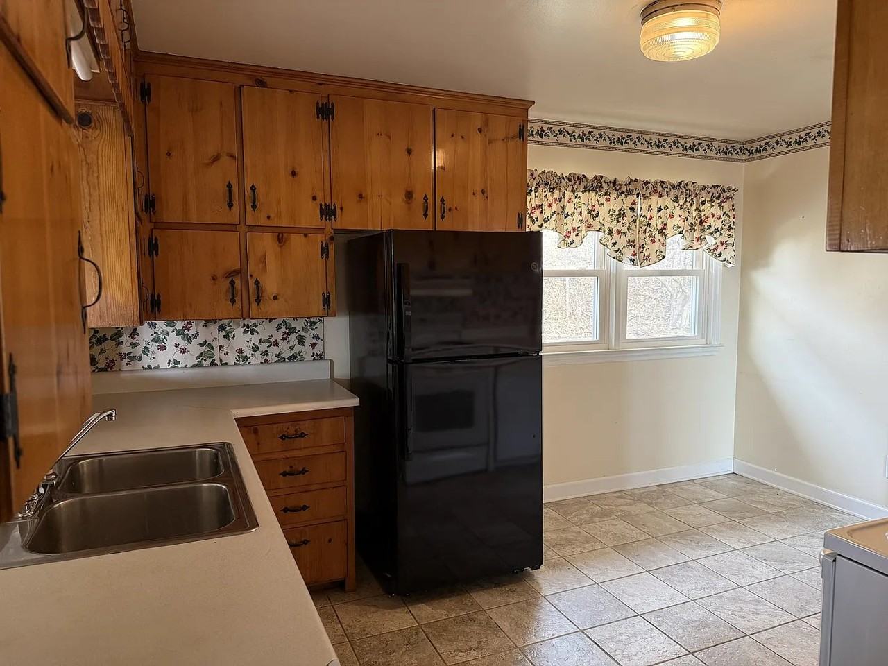 3900 S Main St - Photo 7 of 24