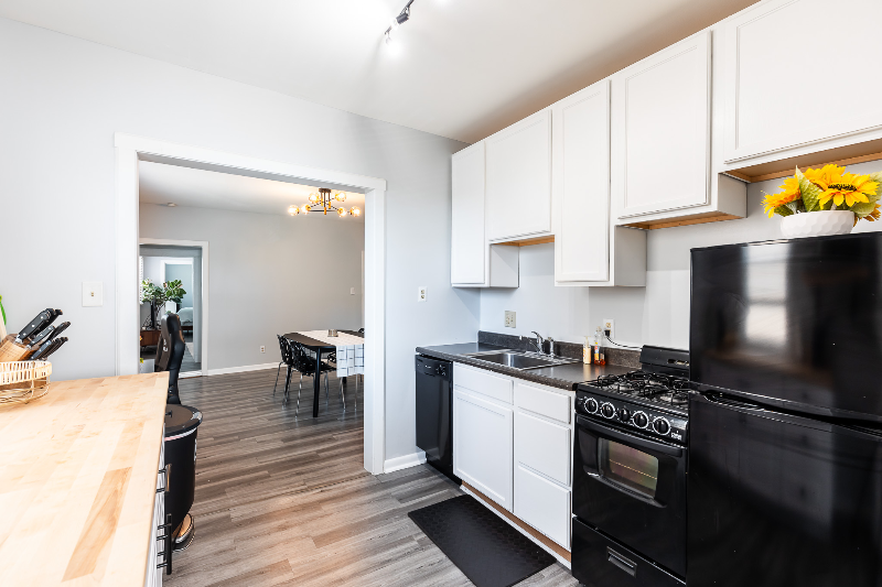 455 Stanley Ave #1 - Photo 3 of 10