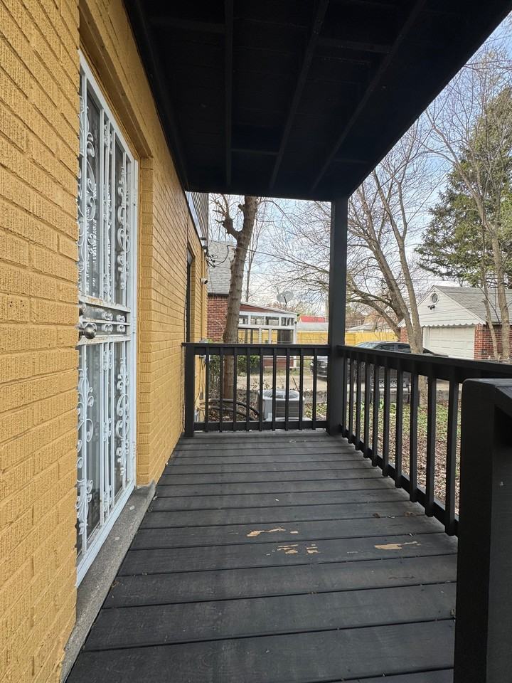 15318 Murray Hill St #2 - Photo 3 of 16