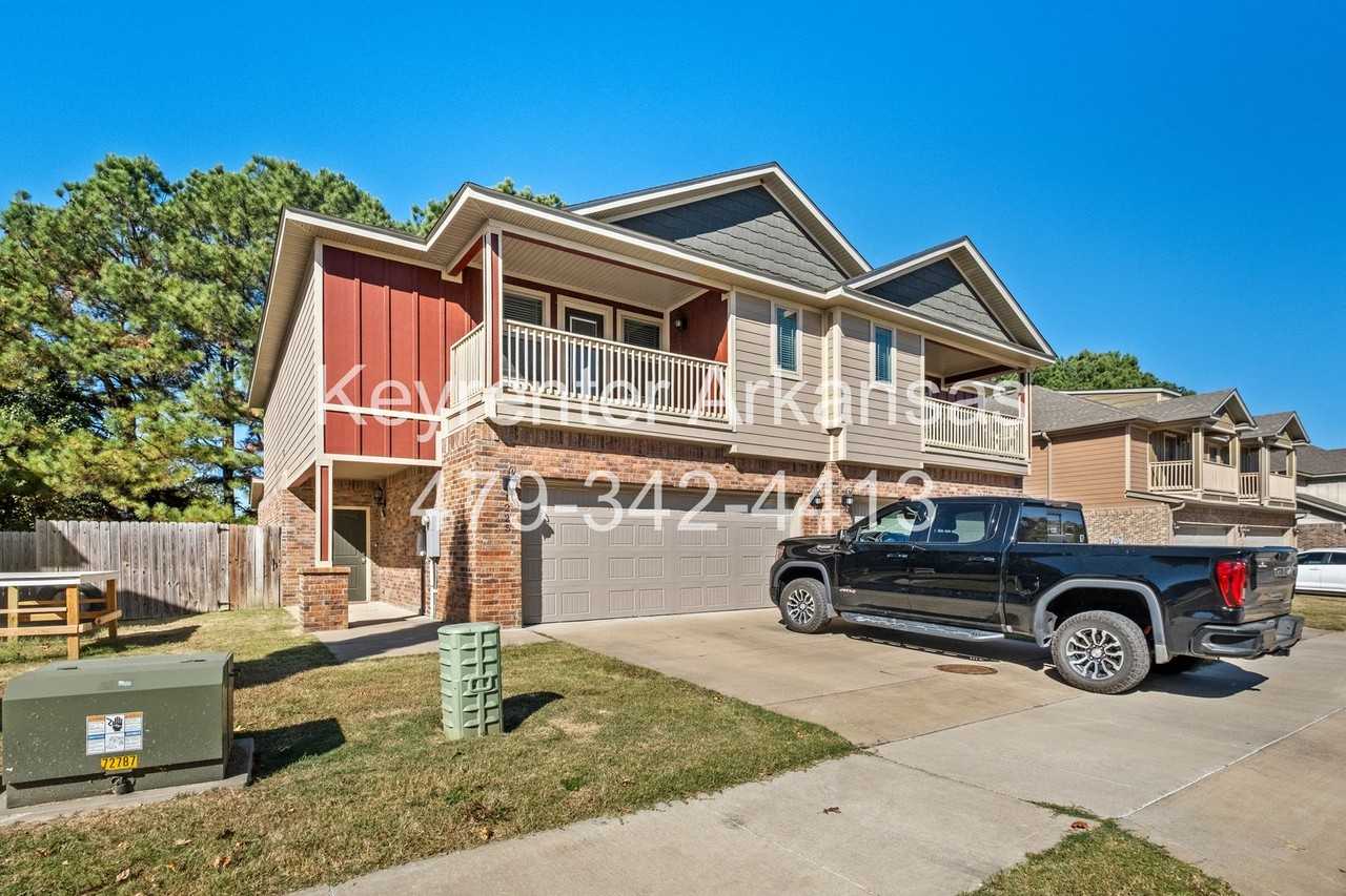 1225 N Sicily Ln #1225 - Photo 2 of 31