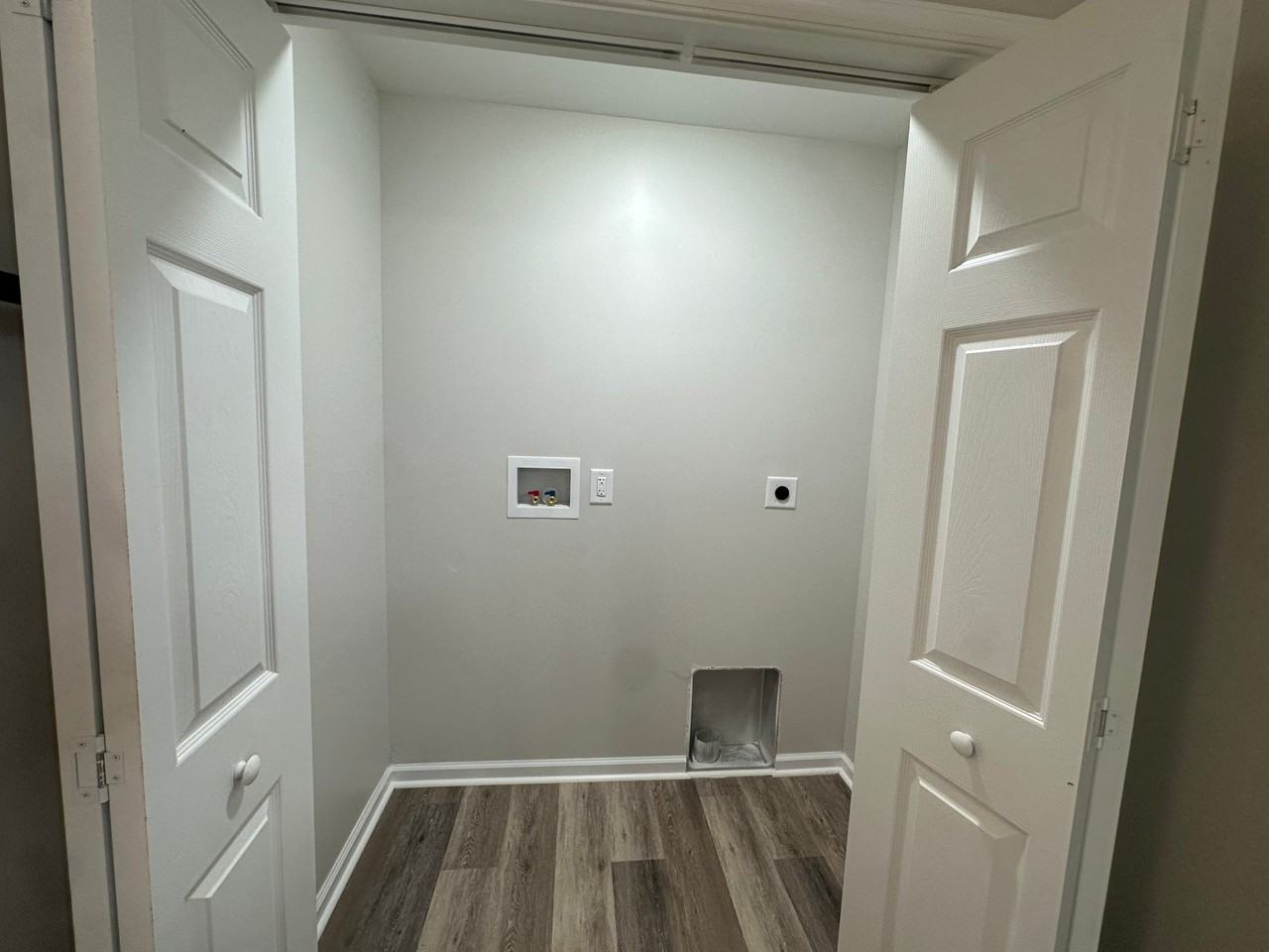 1415 Floyd St - Photo 2 of 19
