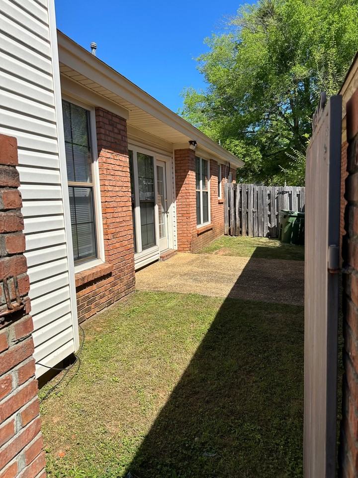 2009 Station Ct - Photo 2 of 19