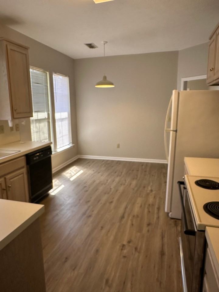 2009 Station Ct - Photo 6 of 19