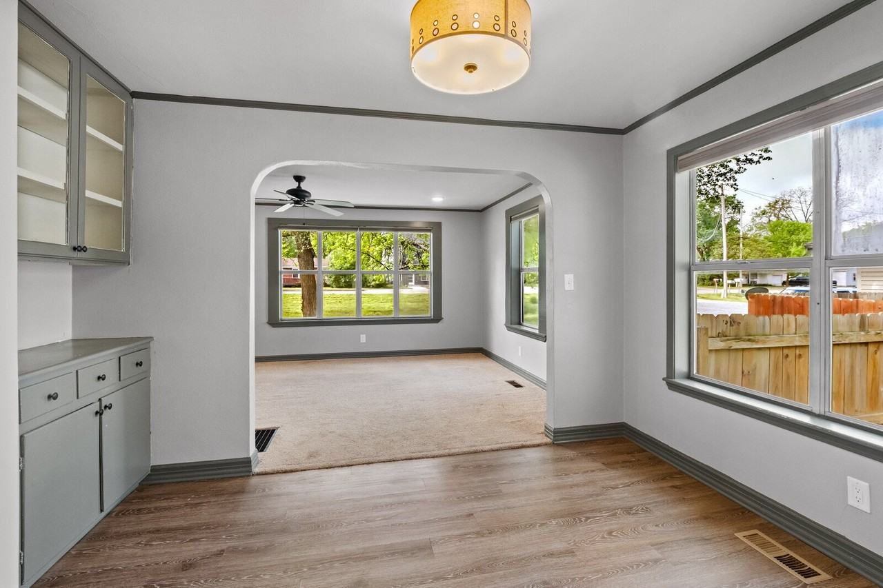 2228 W Wedington Dr - Photo 5 of 20