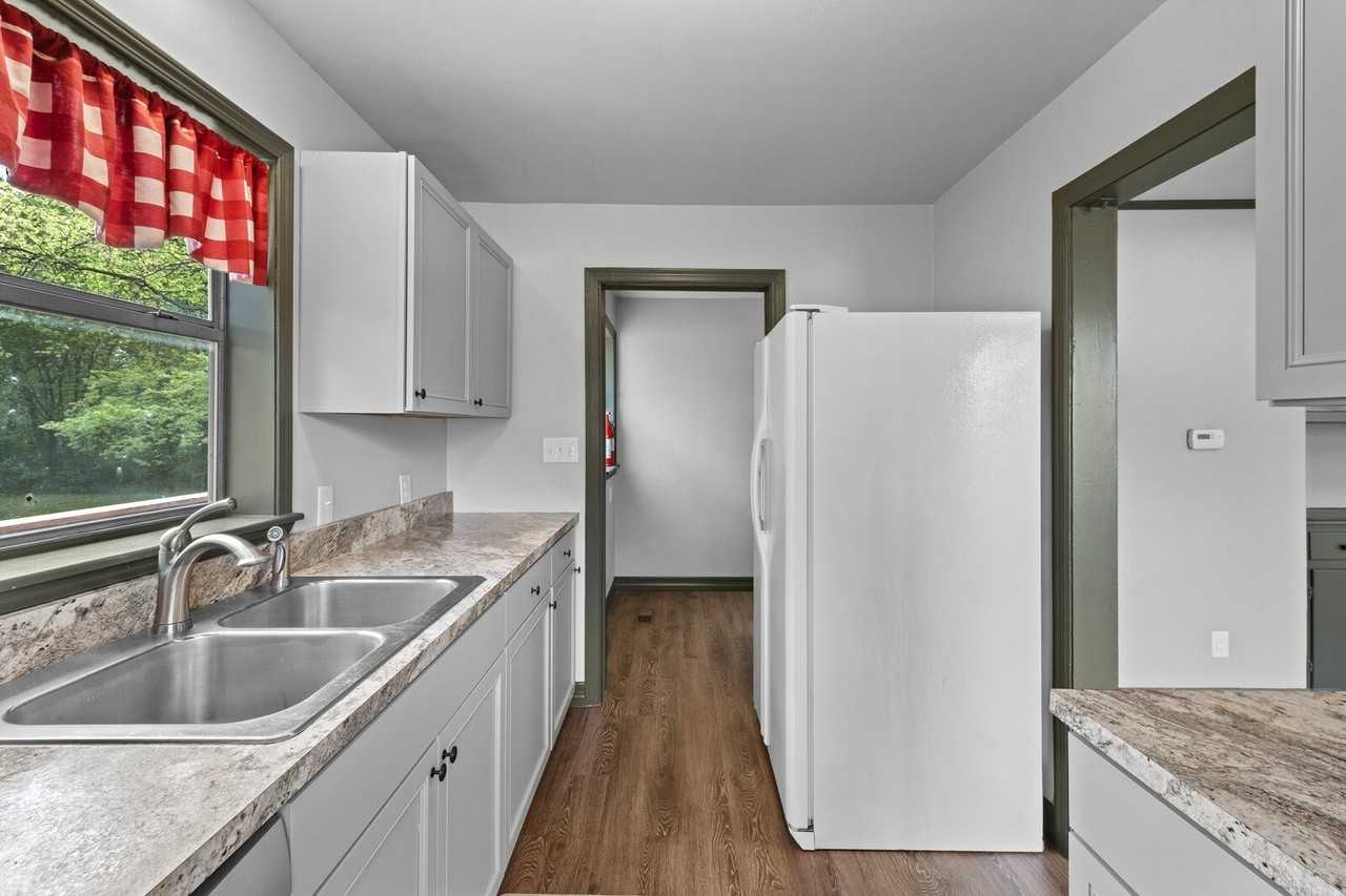 2228 W Wedington Dr - Photo 6 of 20