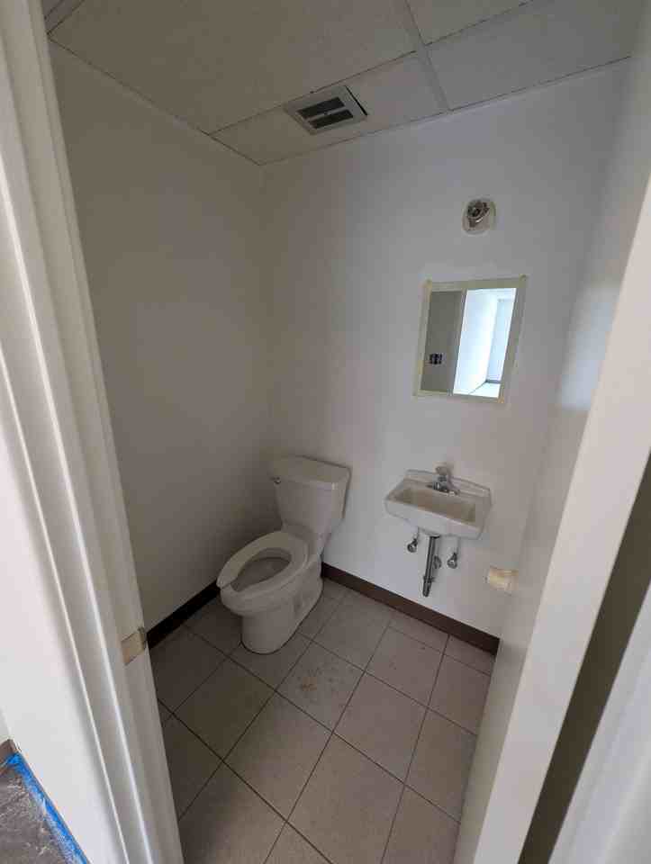 1020 Chicago Rd #12 - Photo 4 of 10