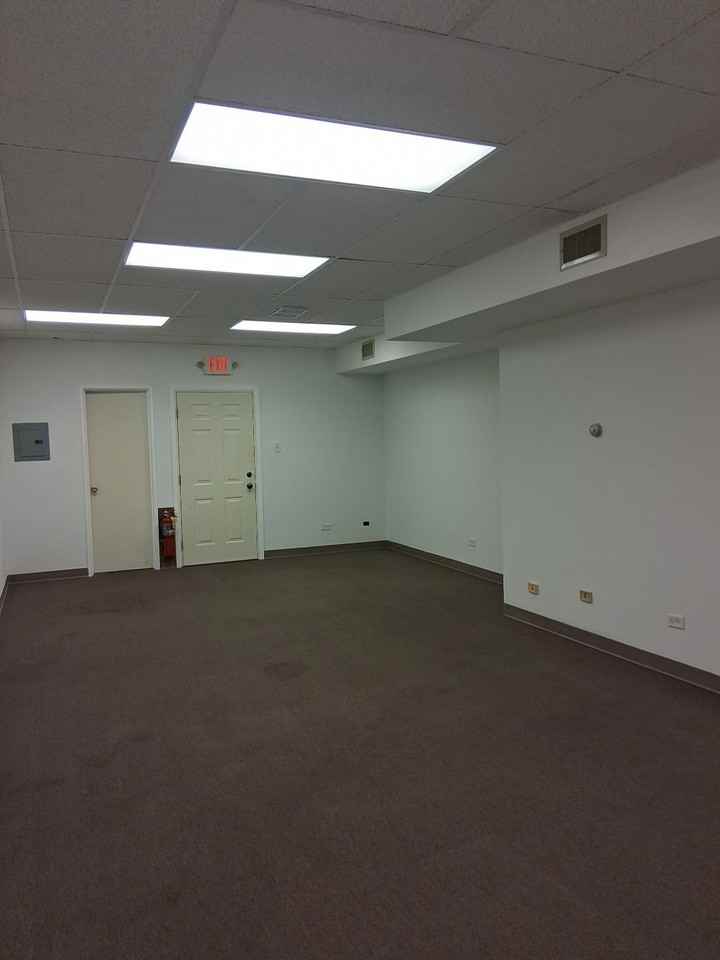 1020 Chicago Rd #14 - Photo 3 of 11