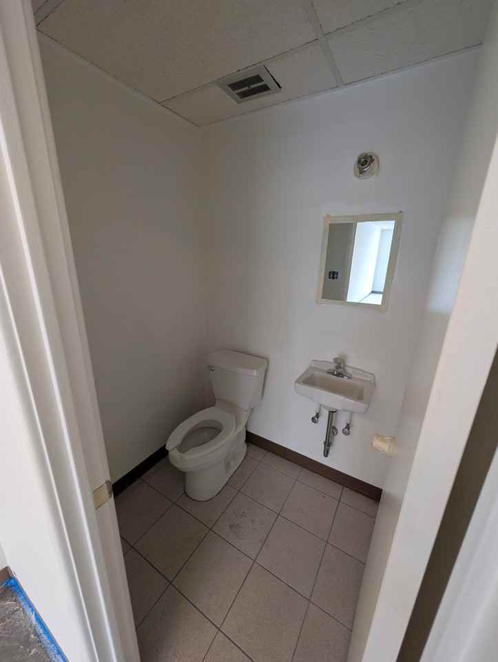 1020 Chicago Rd #14 - Photo 4 of 11