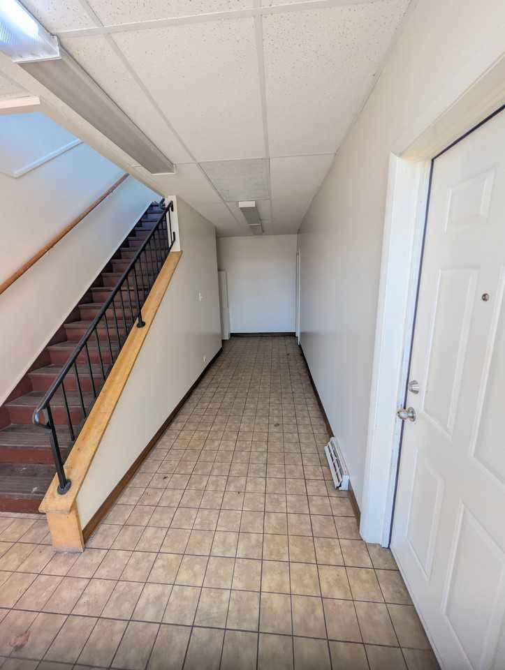 1020 Chicago Rd #14 - Photo 7 of 11