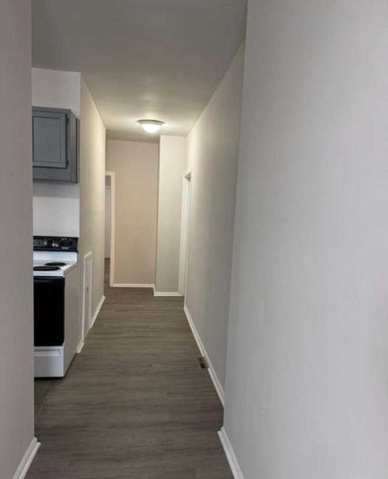 731 W 4th St #A - Photo 3 of 10