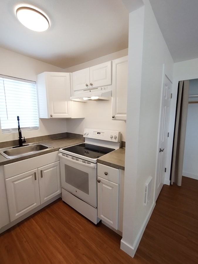 445 Sw 7th St - Photo 6 of 25