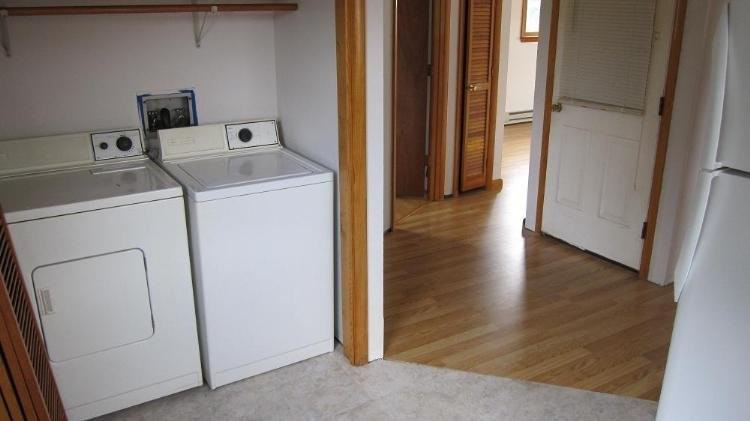 481 Pocahontas Ave #B - Photo 2 of 7