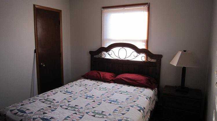 481 Pocahontas Ave #B - Photo 5 of 7