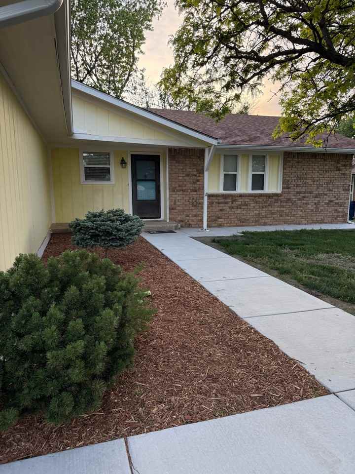 2405 Farmstead St - Photo 2 of 20