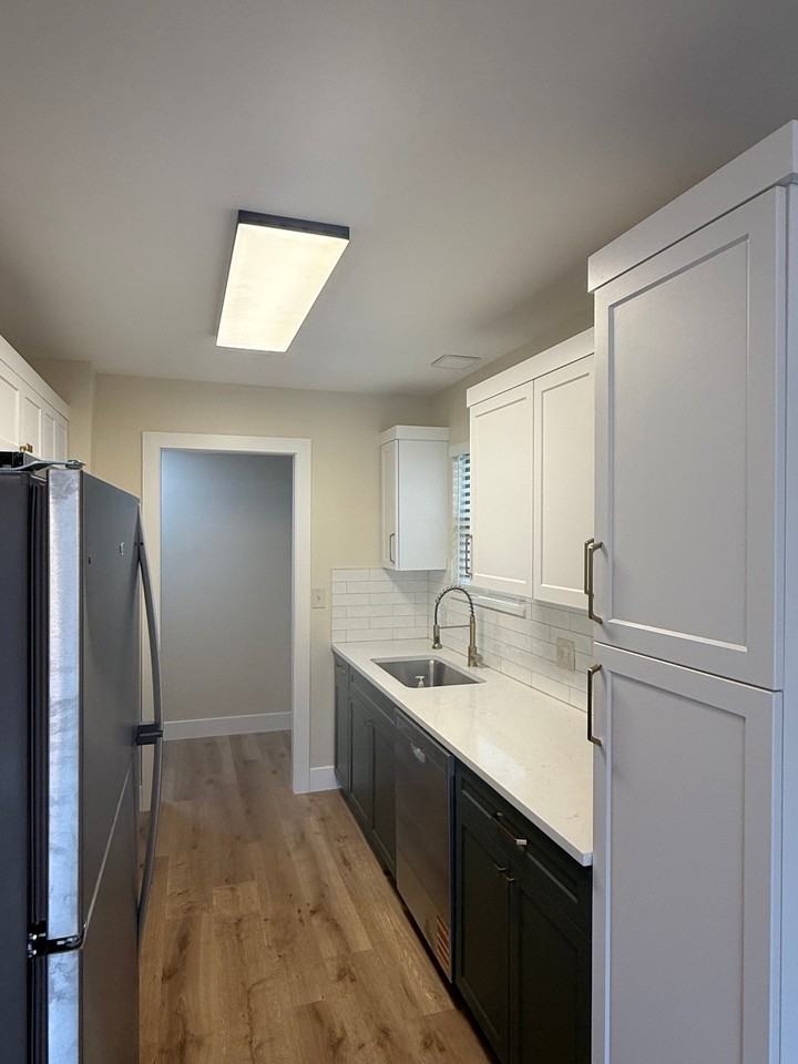 2405 Farmstead St - Photo 3 of 20