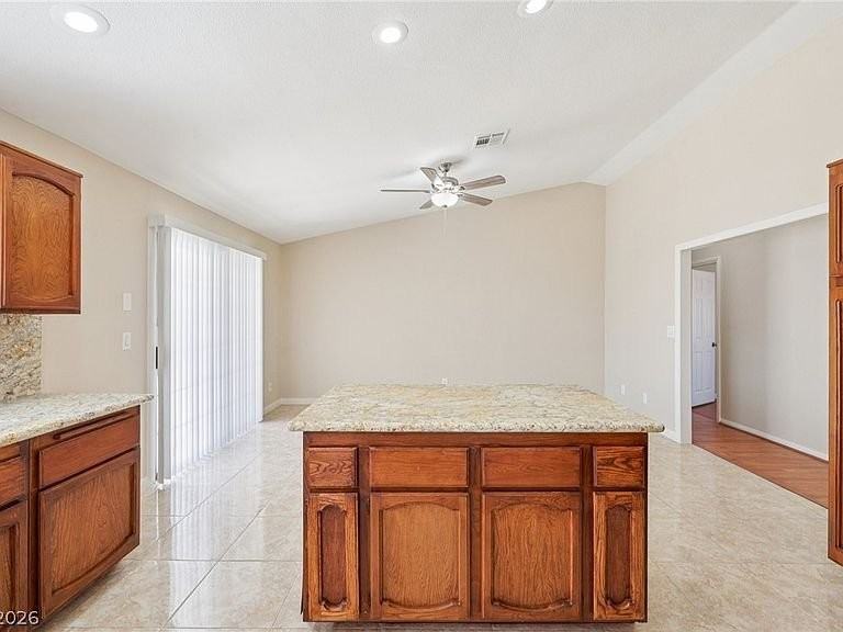 582 Kavanagh Pl - Photo 6 of 8