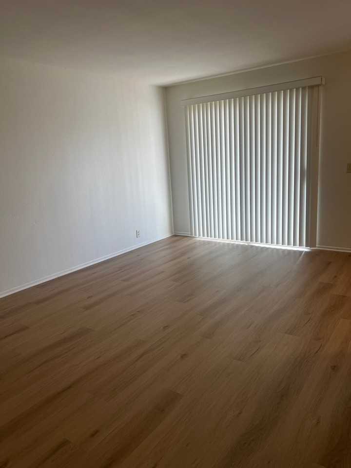 1132 E Meta St #5 - Photo 3 of 20