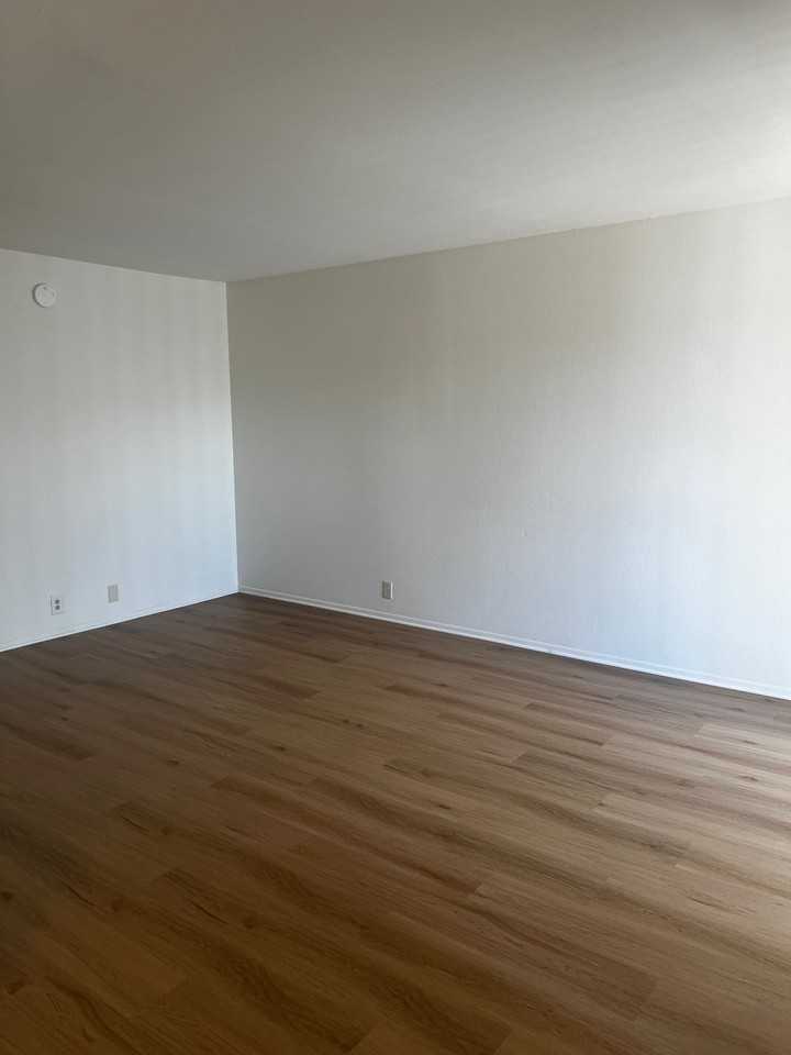 1132 E Meta St #5 - Photo 4 of 20