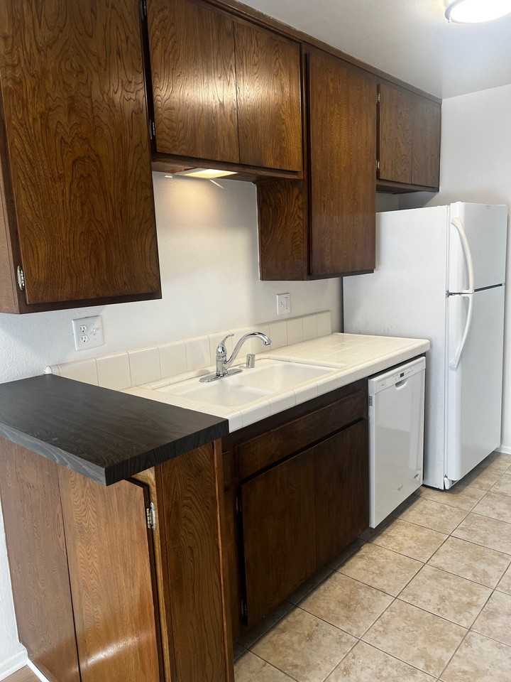 1132 E Meta St #5 - Photo 7 of 20