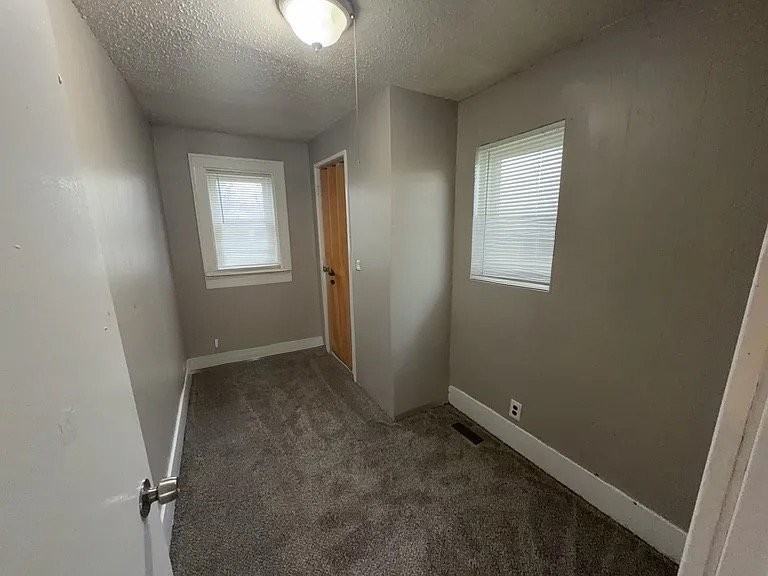 1233 Williams St - Photo 3 of 10