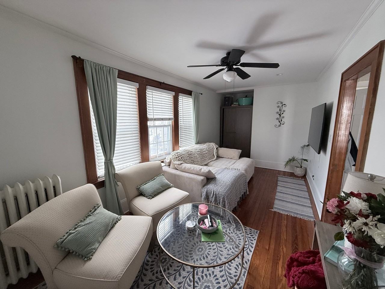 21 Cleveland St - Photo 2 of 25