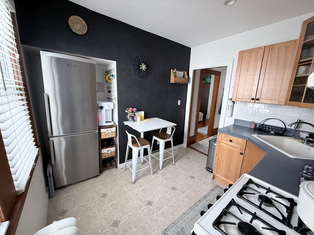 21 Cleveland St - Photo 4 of 25