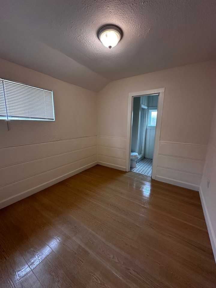 722 S Magnolia Ave - Photo 3 of 6