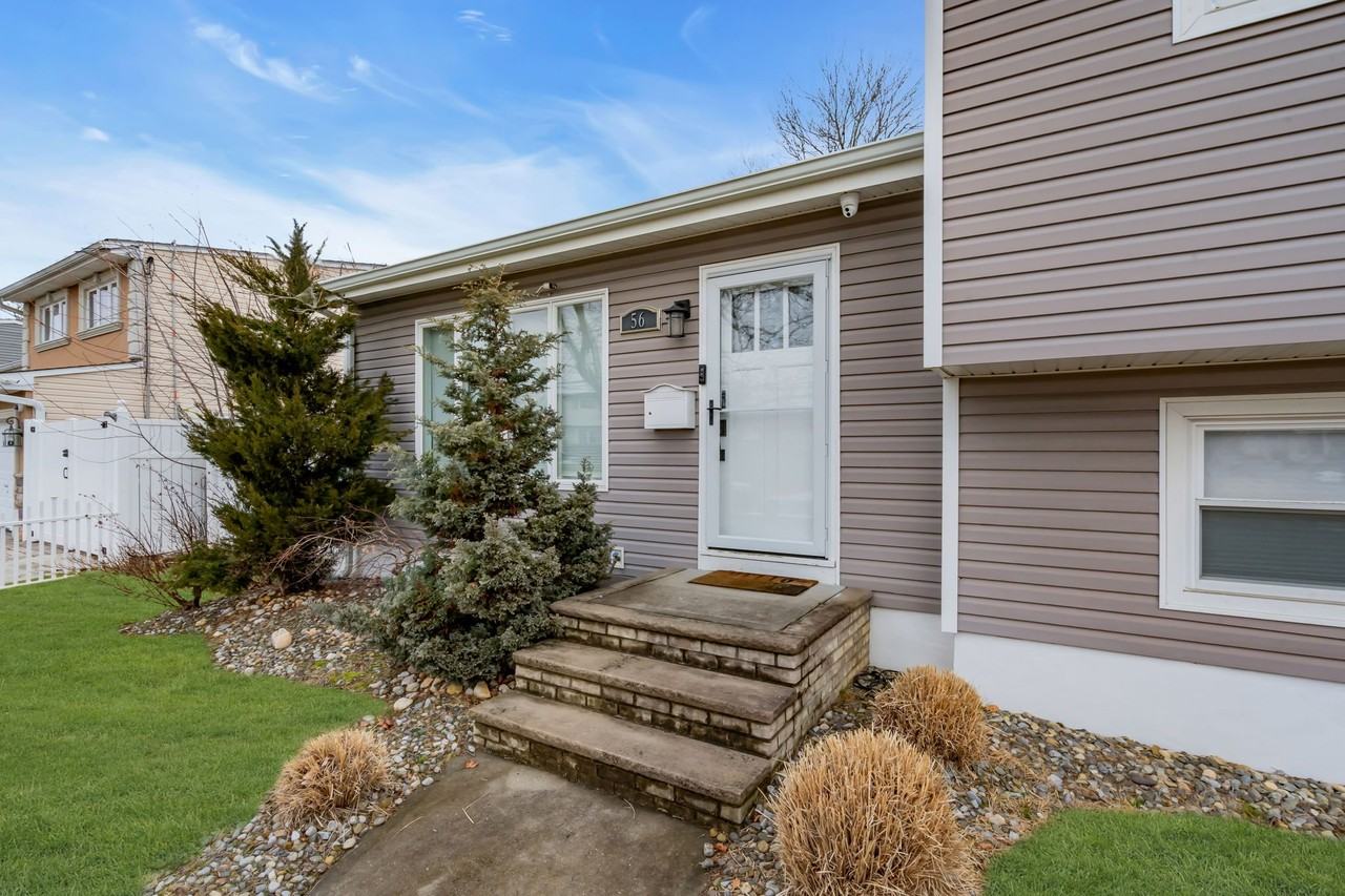 56 Grace Dr - Photo 2 of 16