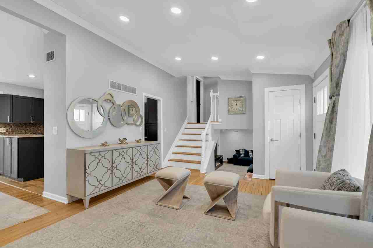 56 Grace Dr - Photo 4 of 16