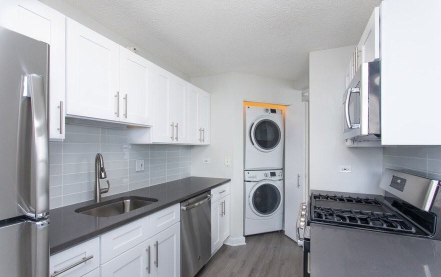601 N Wabash Ave - Photo 2 of 19
