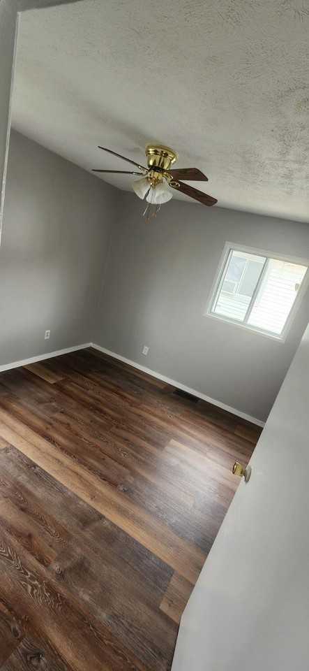 17001 Lipton Ave - Photo 4 of 6