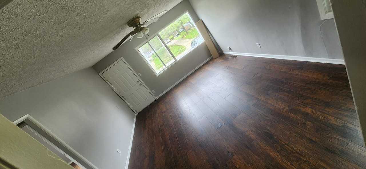 17001 Lipton Ave - Photo 5 of 6