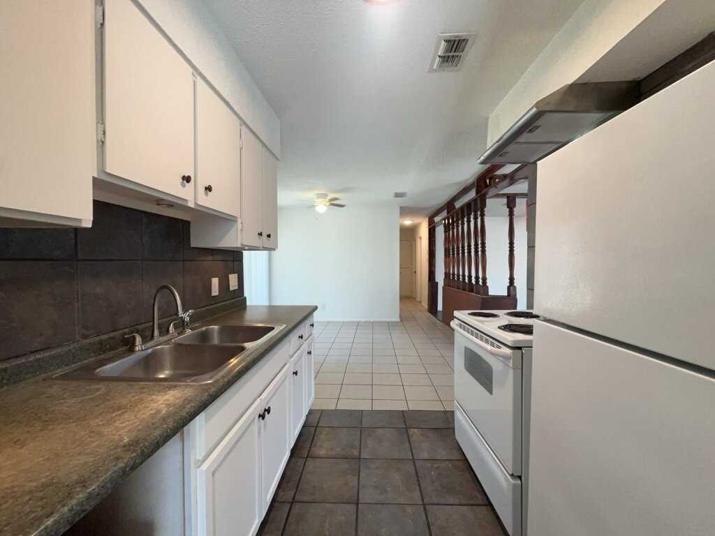 6003 Highfield St - Photo 7 of 9