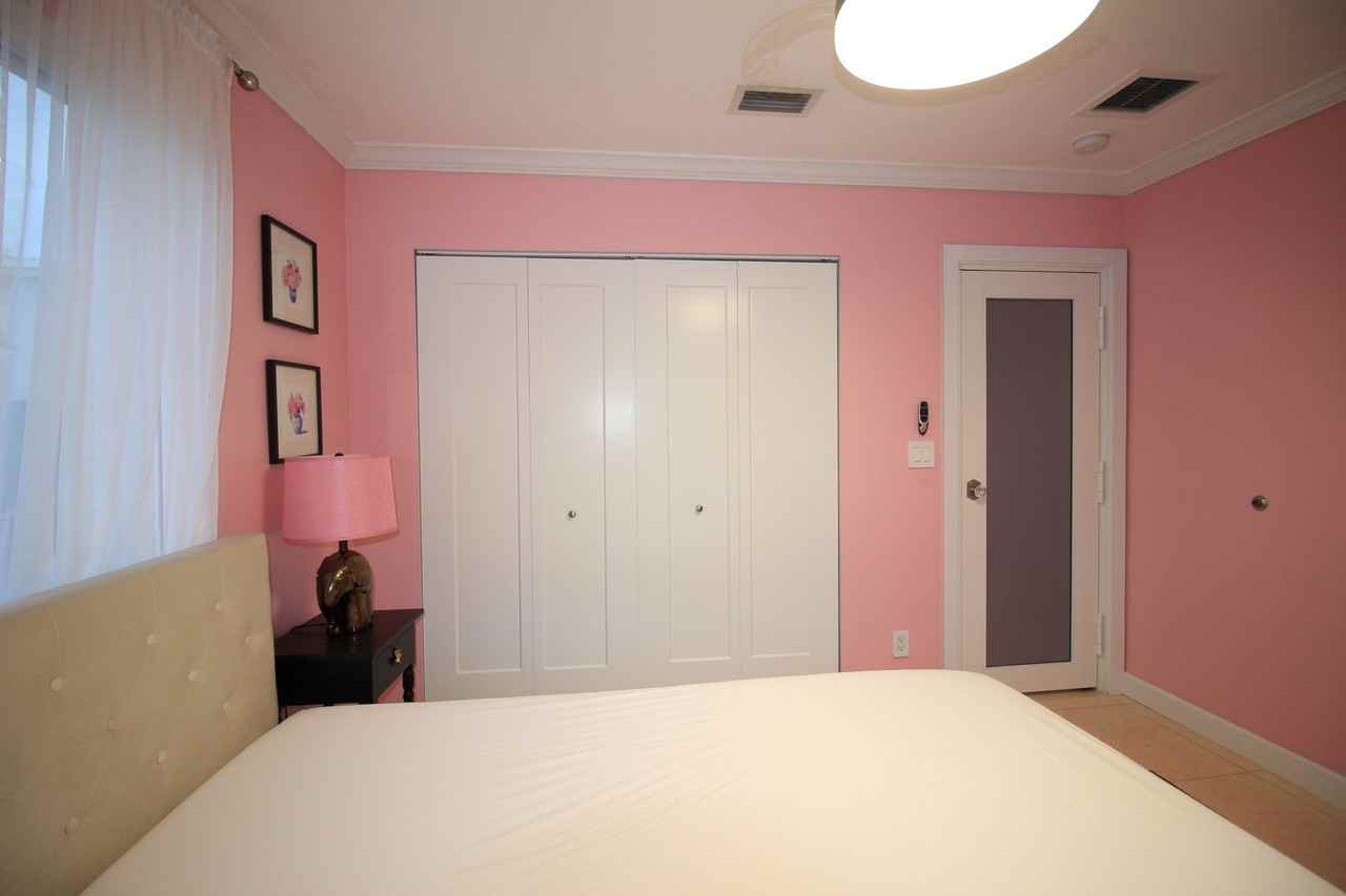 1031 N 74th Ter #3 - Photo 4 of 14