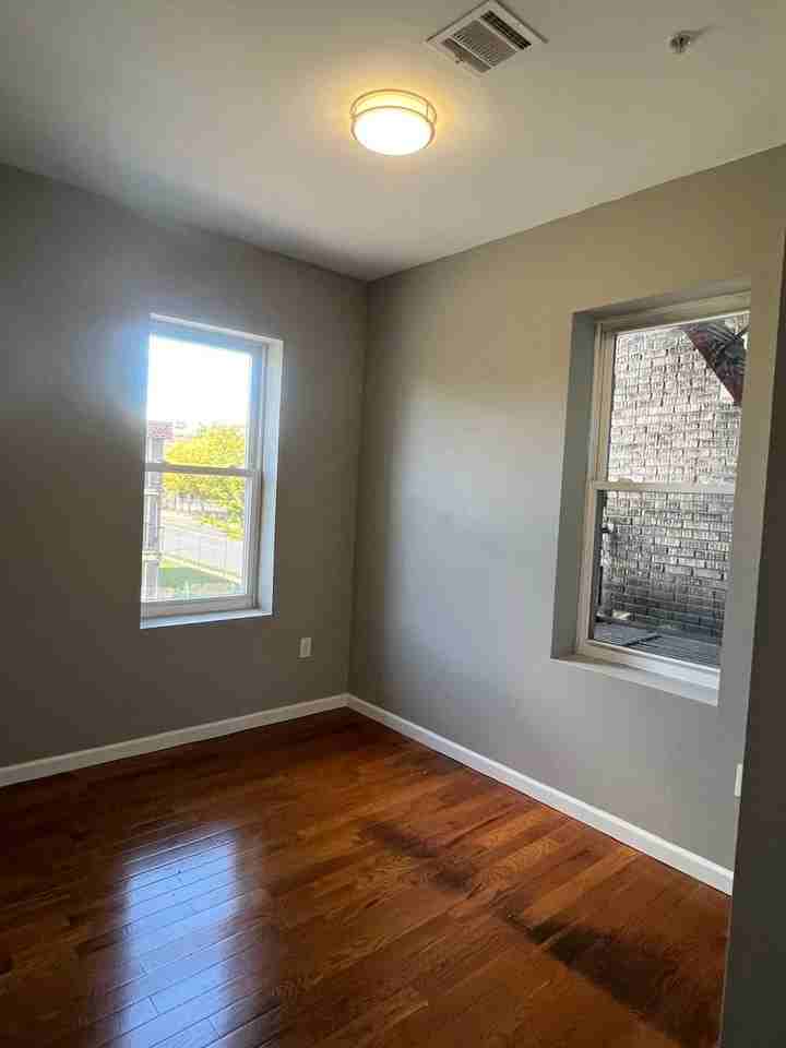 58 Steuben St #18 - Photo 7 of 7