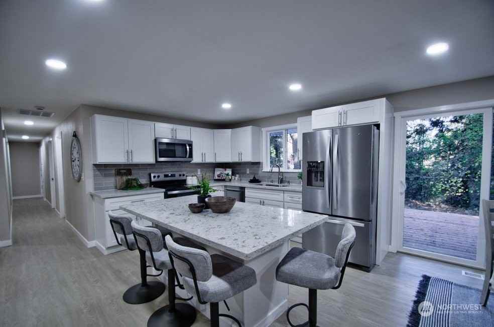 6720 Alder Glen Dr Se - Photo 4 of 20