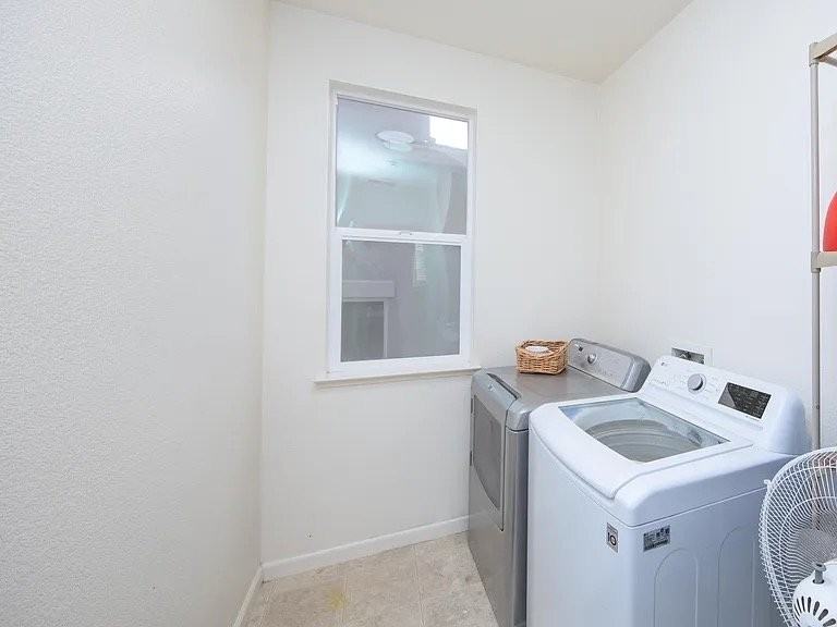 2168 Wellington Dr - Photo 7 of 17