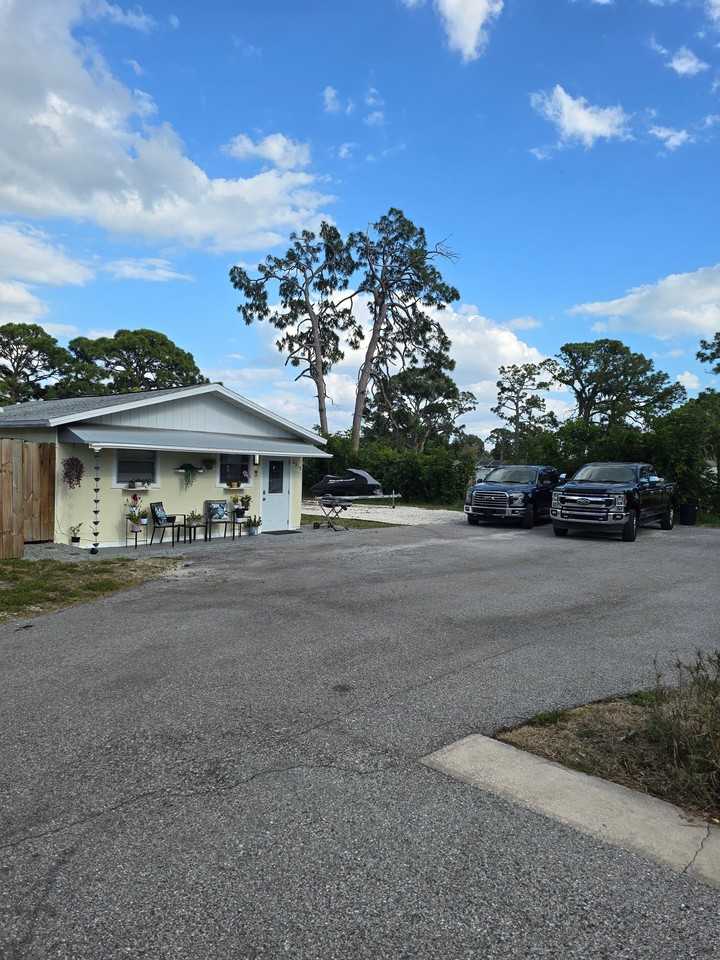 2915 36th Ave W - Photo 2 of 11