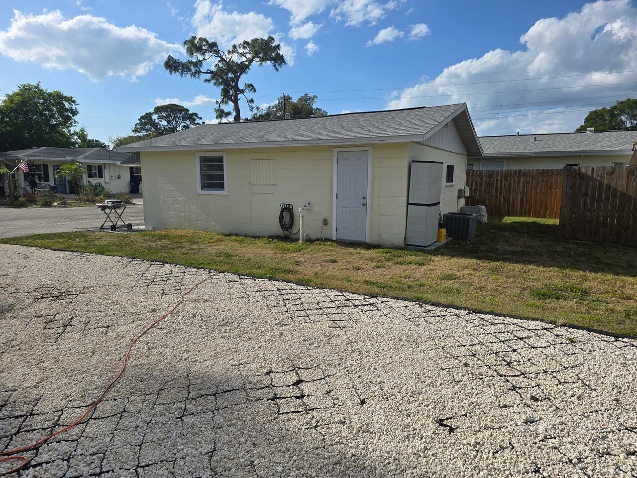 2915 36th Ave W - Photo 3 of 11