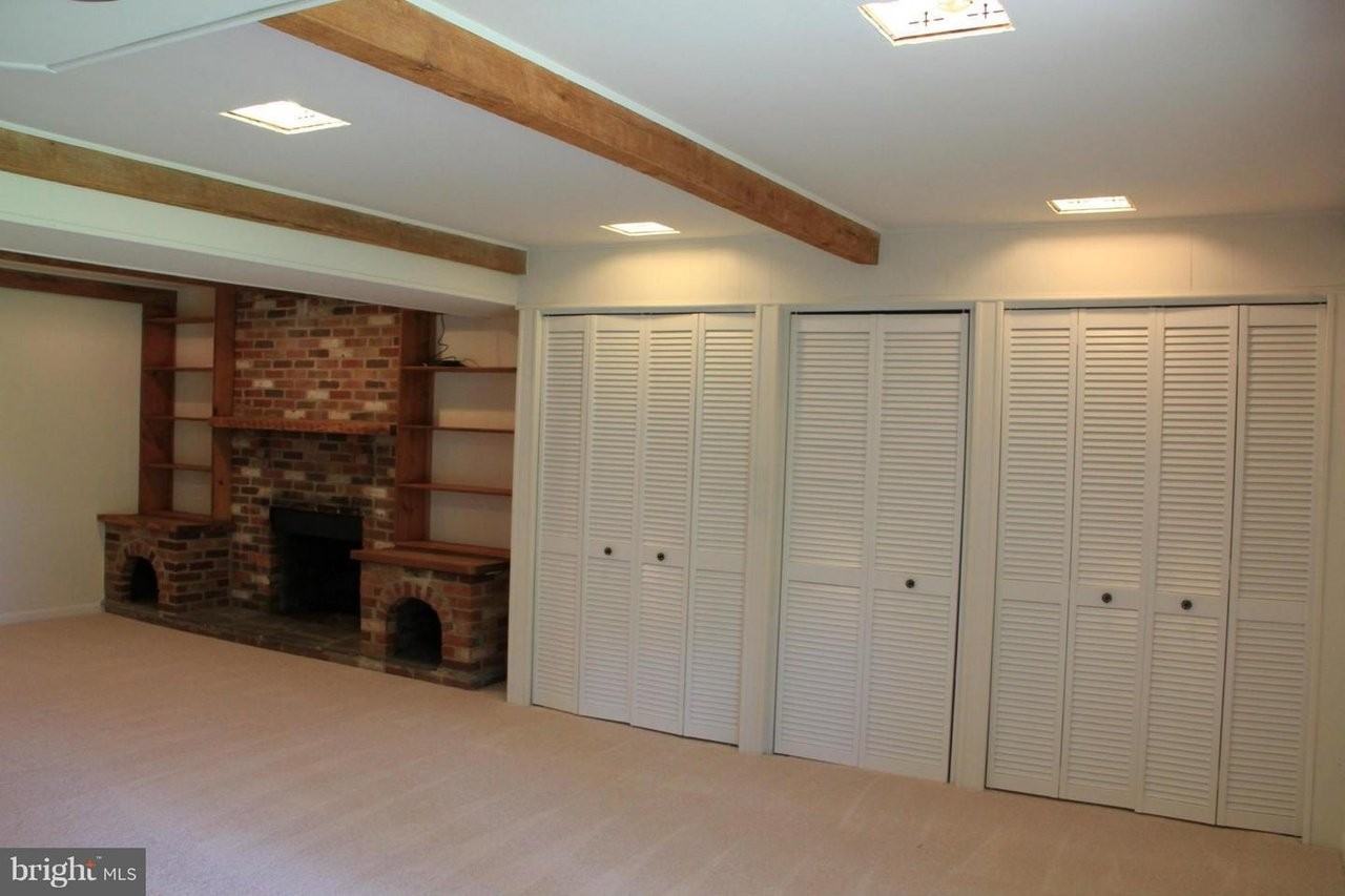 8319 Sharon Dr - Photo 4 of 17