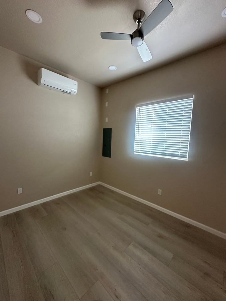 4228 76th St - Photo 6 of 9