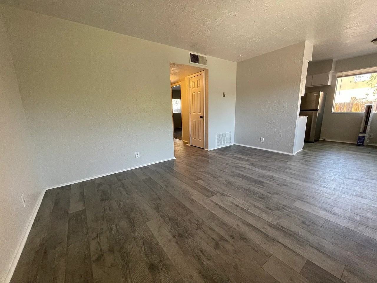 405 Dorado Ct Se #D - Photo 2 of 9