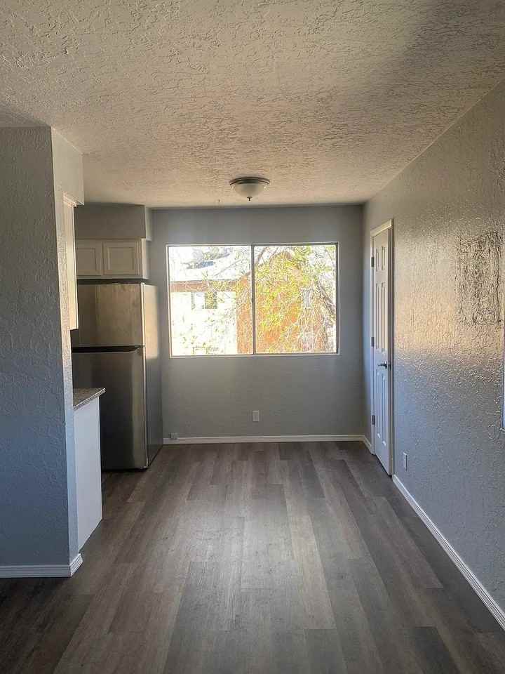 405 Dorado Ct Se #D - Photo 3 of 9