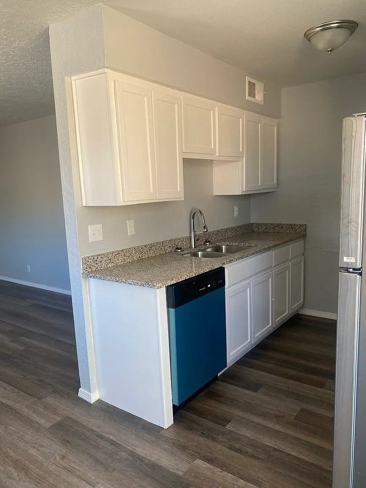 405 Dorado Ct Se #D - Photo 4 of 9