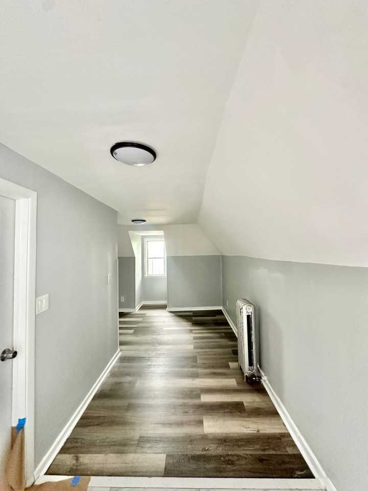 1048 Grove St #3 - Photo 5 of 8