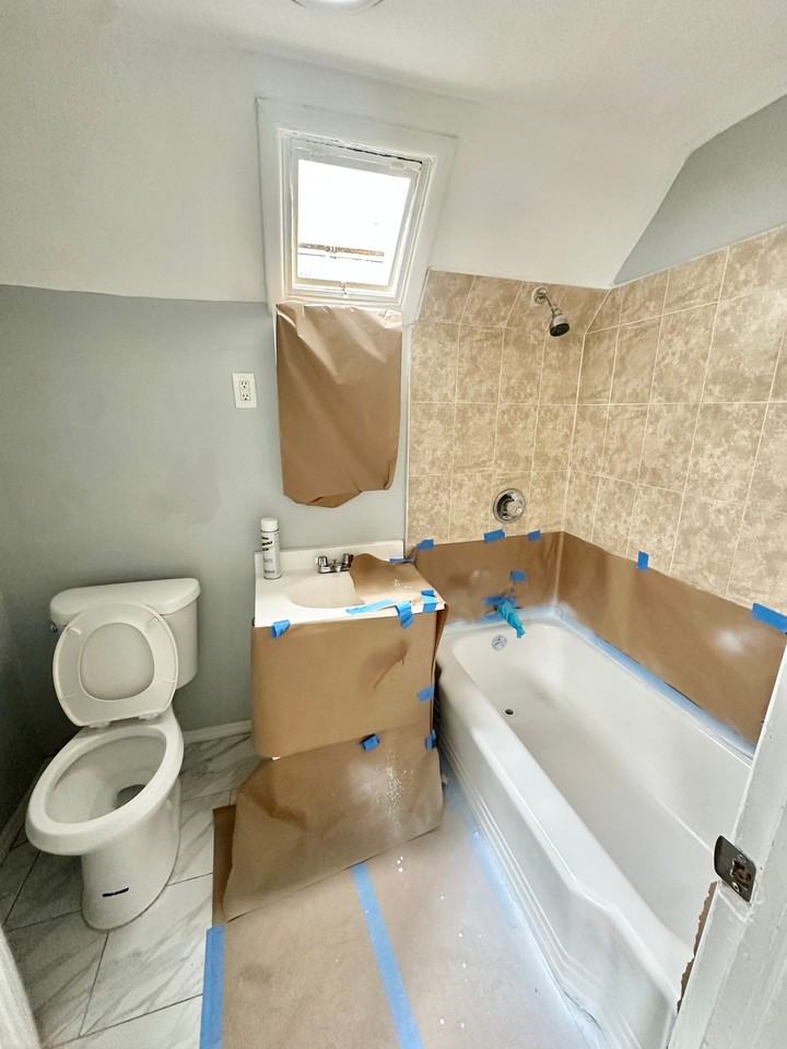 1048 Grove St #3 - Photo 6 of 8