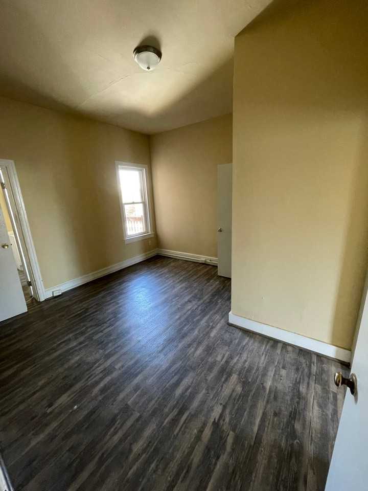 289 Union St - Photo 7 of 13