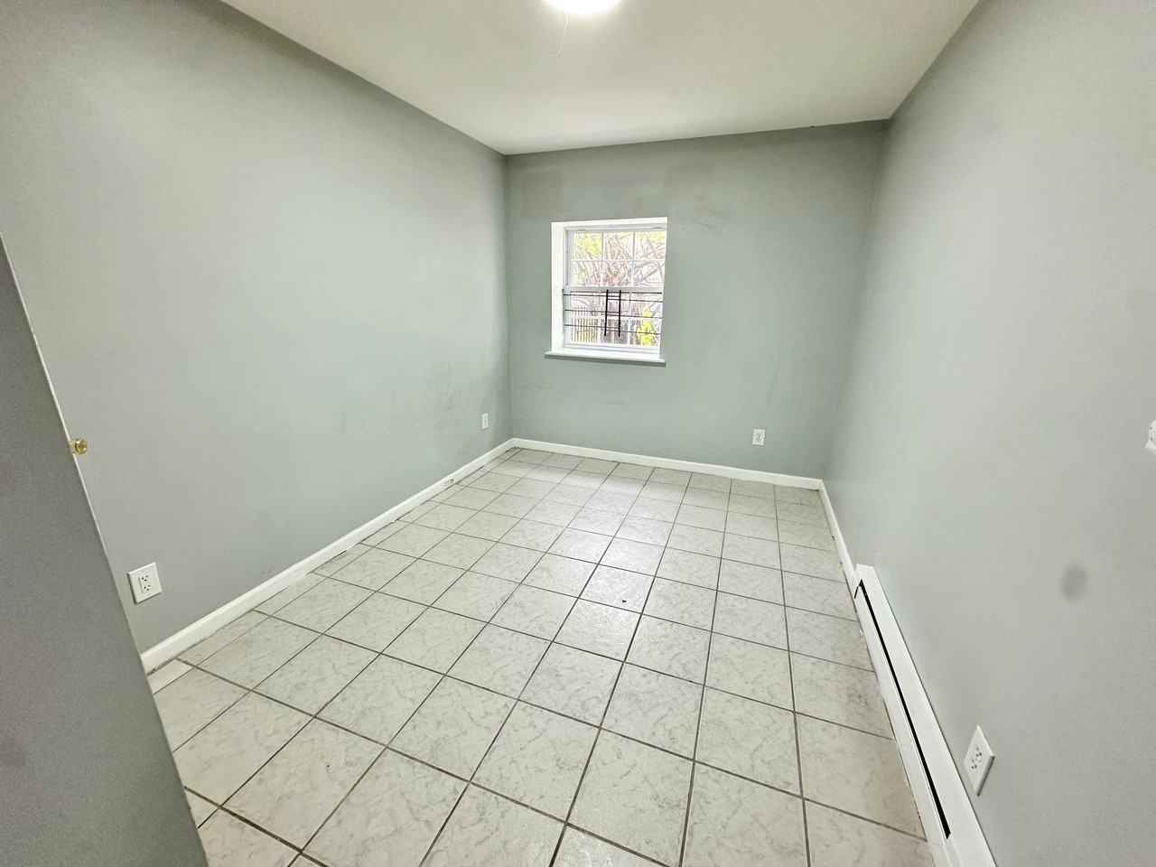 531 S 18th St #1 - Photo 4 of 7